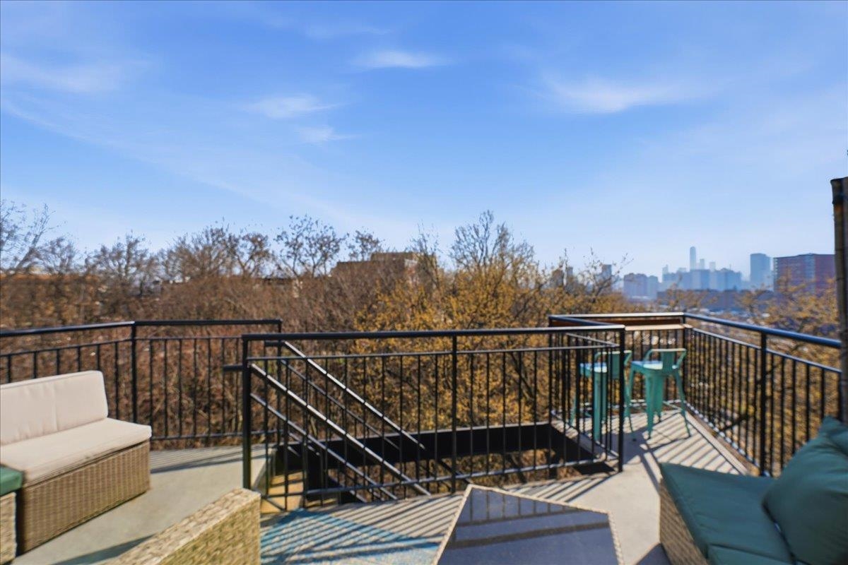 270 PALISADE AVE Unit: 3