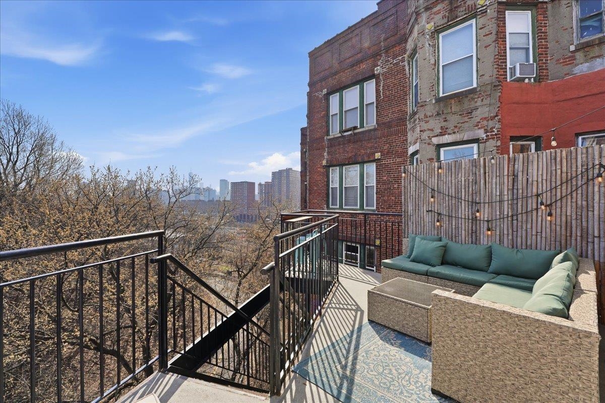 270 PALISADE AVE Unit: 3