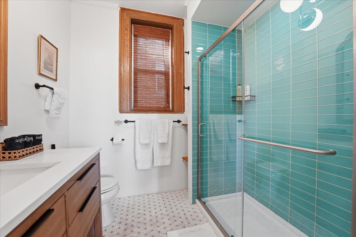 270 PALISADE AVE Unit: 3