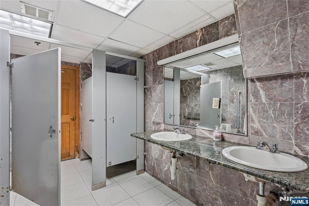 1 Ridgewood Avenue LL - 5