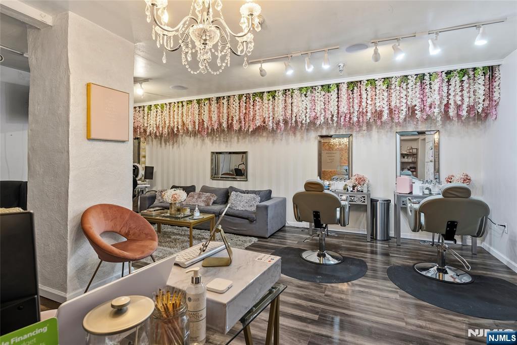 1 Ridgewood Avenue LL-8