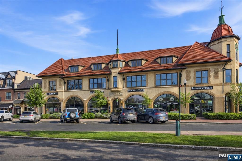 1 Ridgewood Avenue LL-8