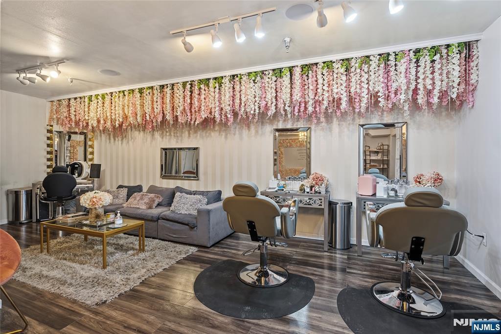 1 Ridgewood Avenue LL-8