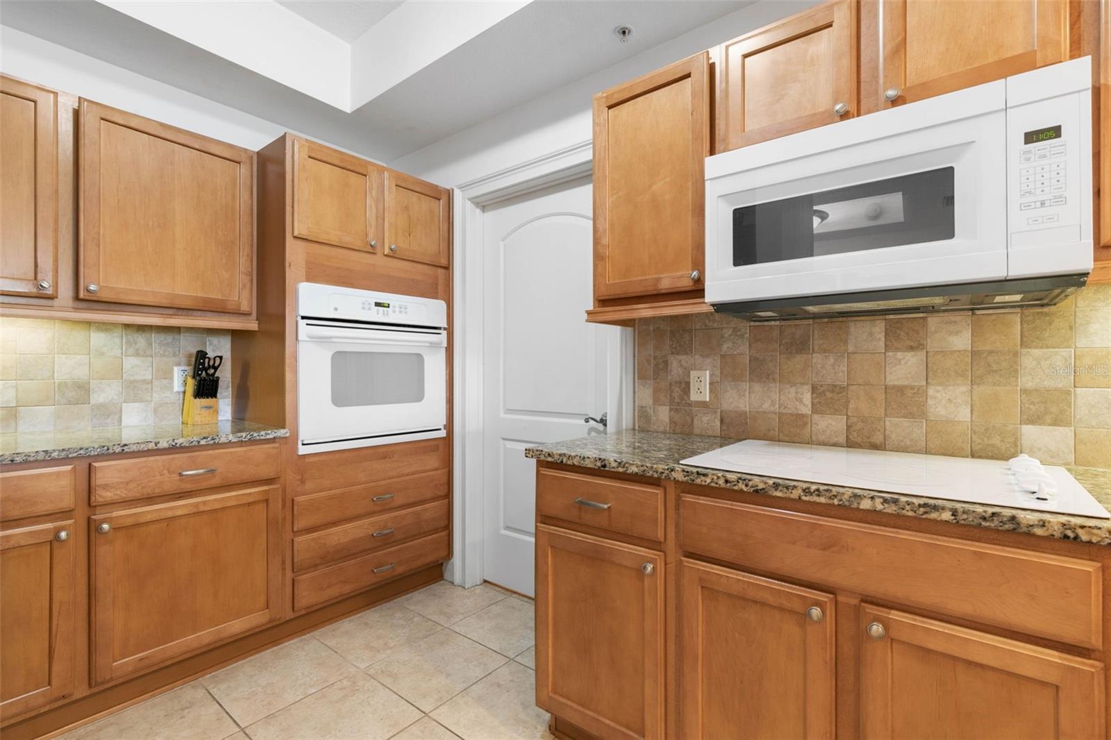 102 YACHT HARBOR DR #273