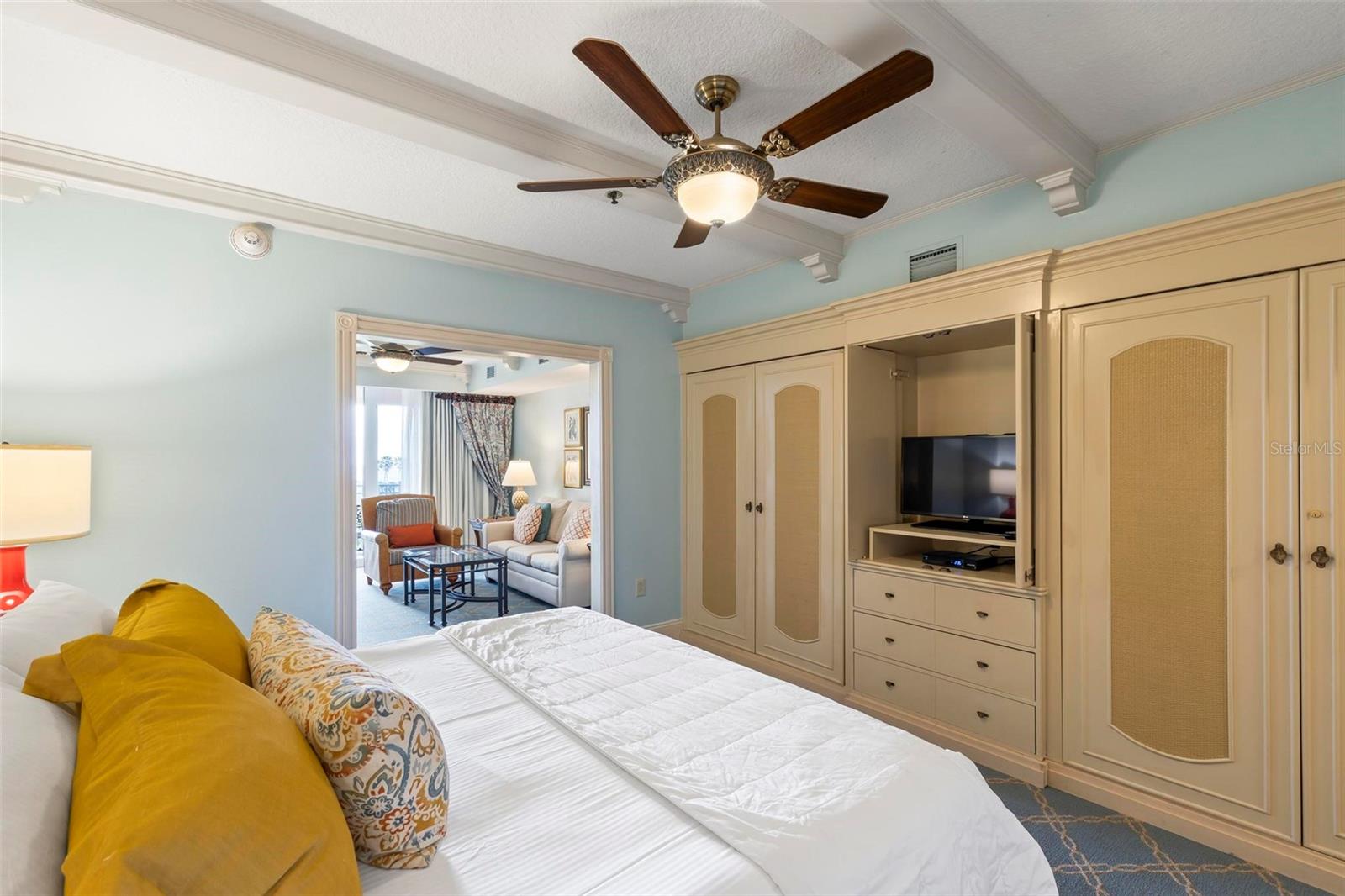 200 OCEAN CREST DR #427