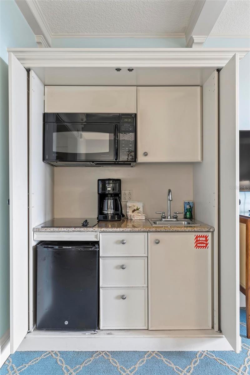 200 OCEAN CREST DR #427