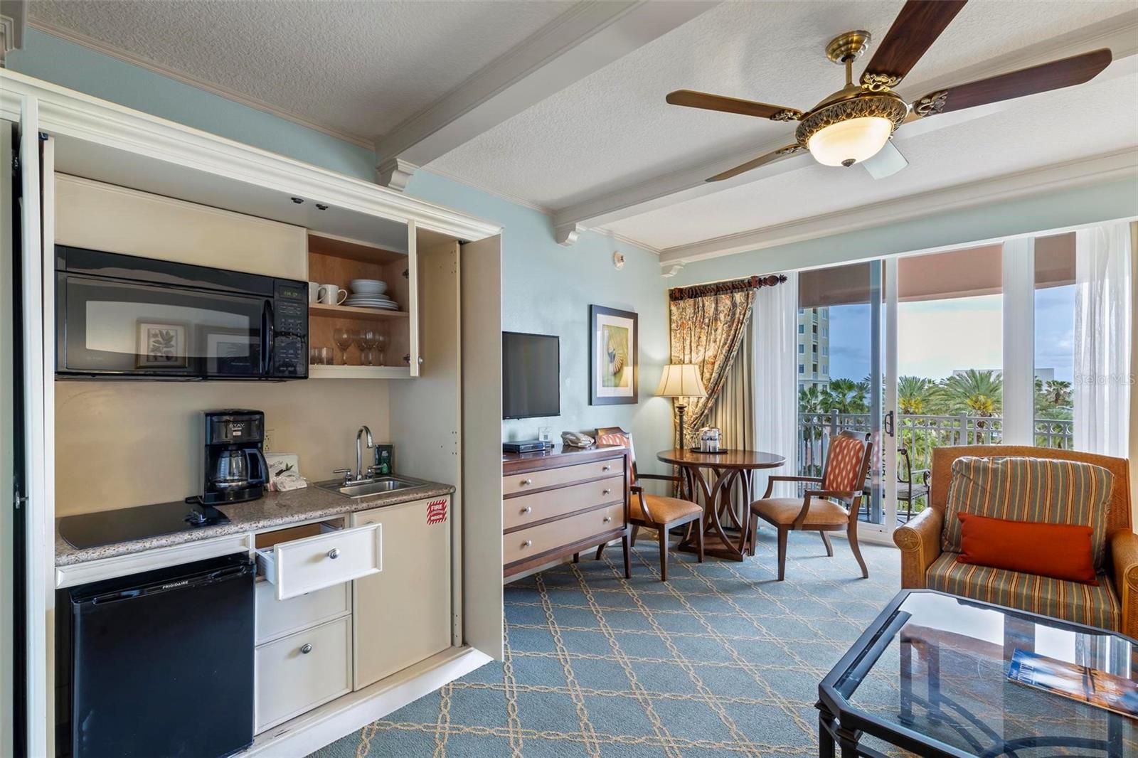 200 OCEAN CREST DR #427