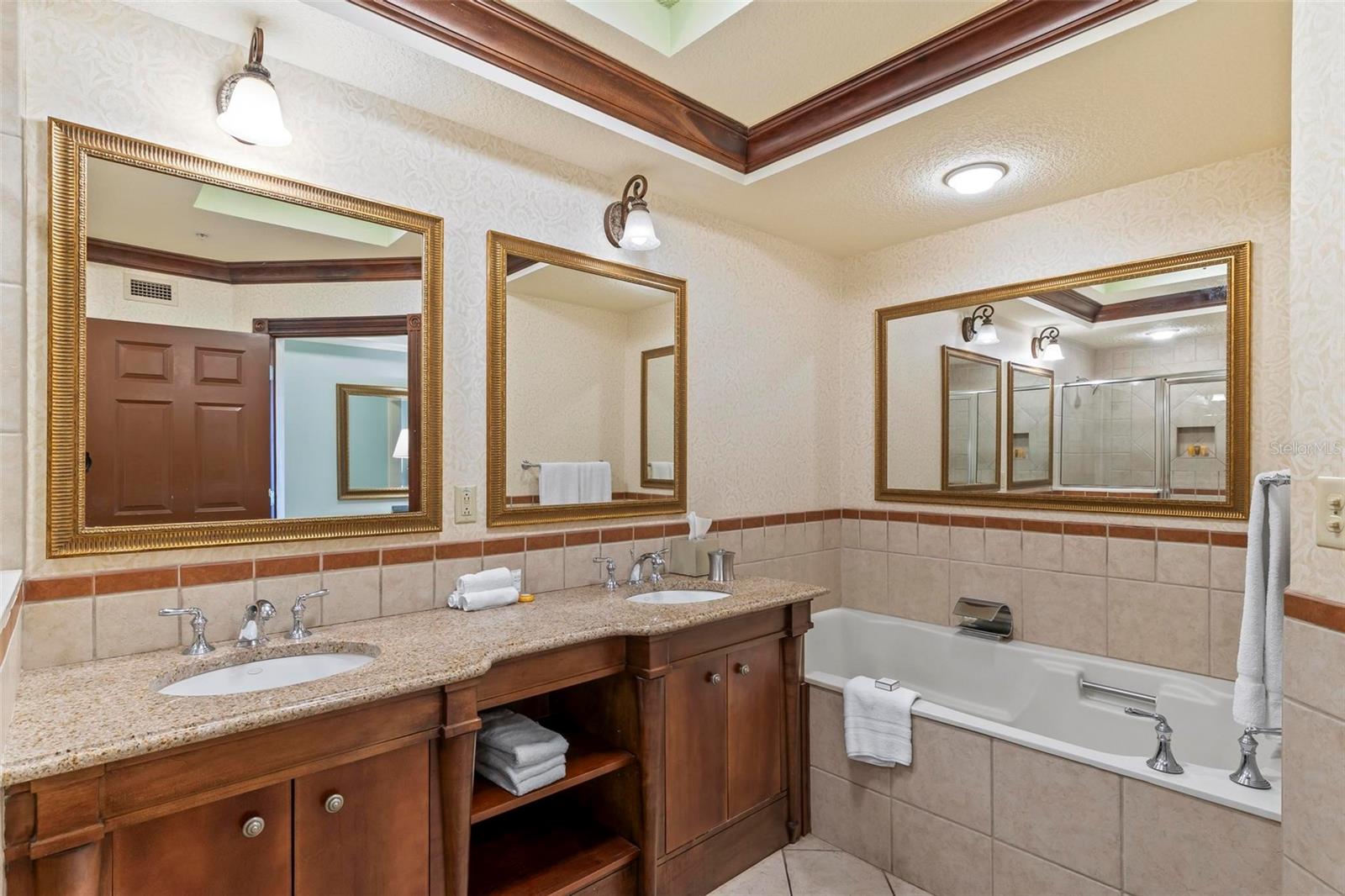 200 OCEAN CREST DR #427