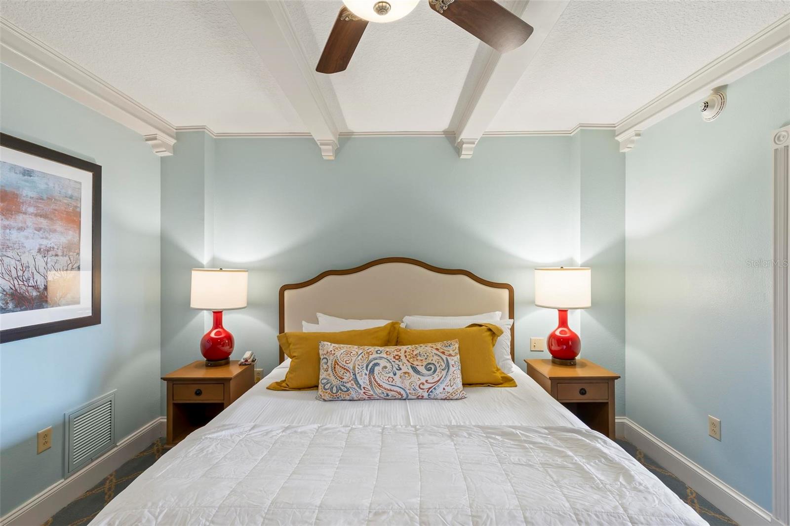 200 OCEAN CREST DR #427