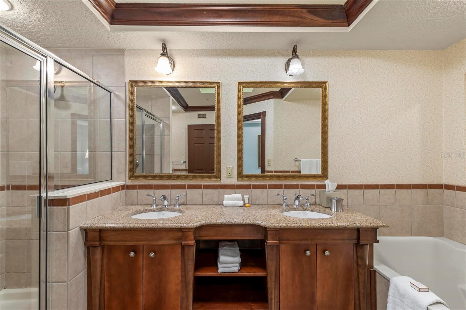 200 OCEAN CREST DR #427