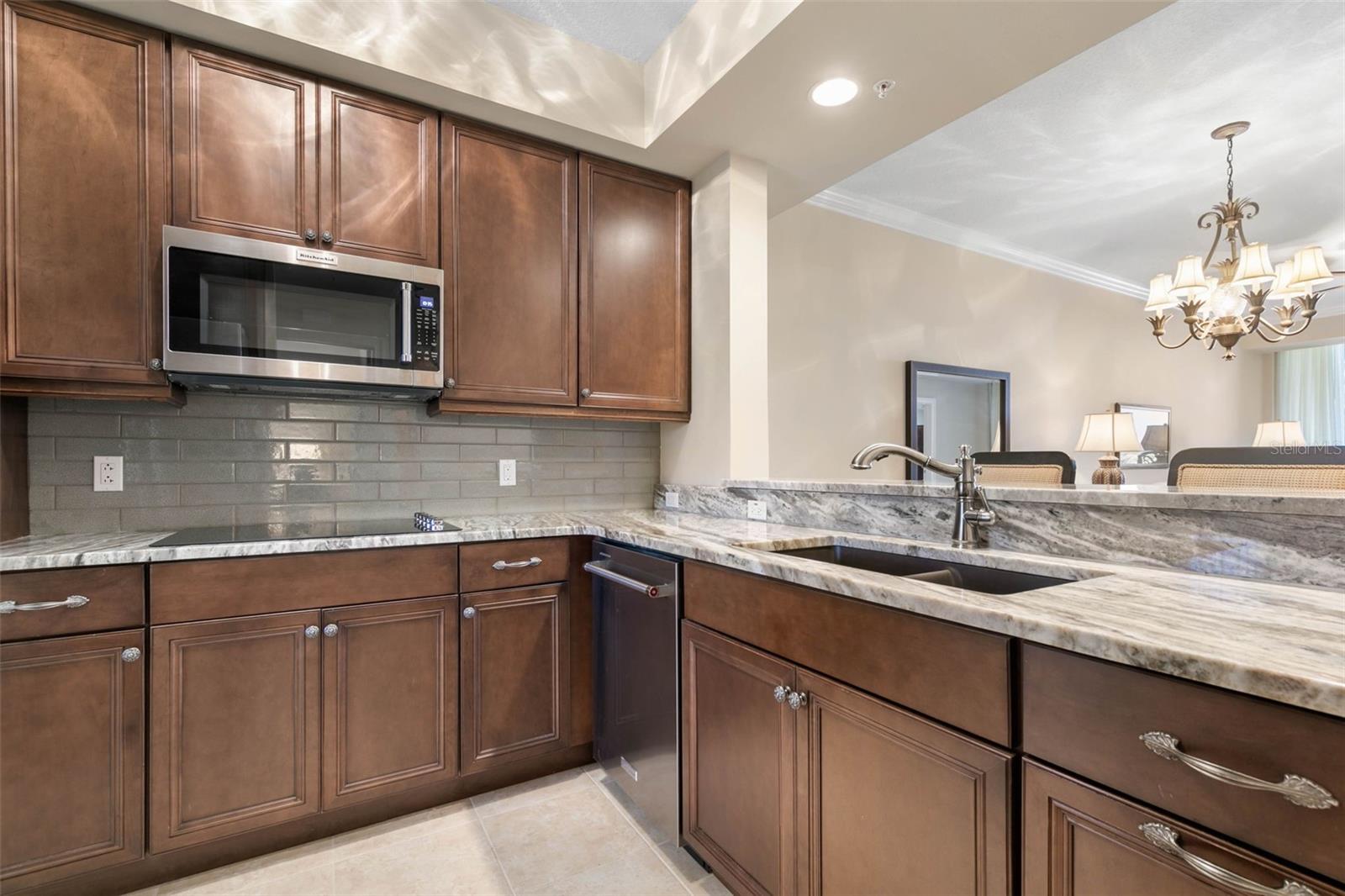 102 YACHT HARBOR DR #367