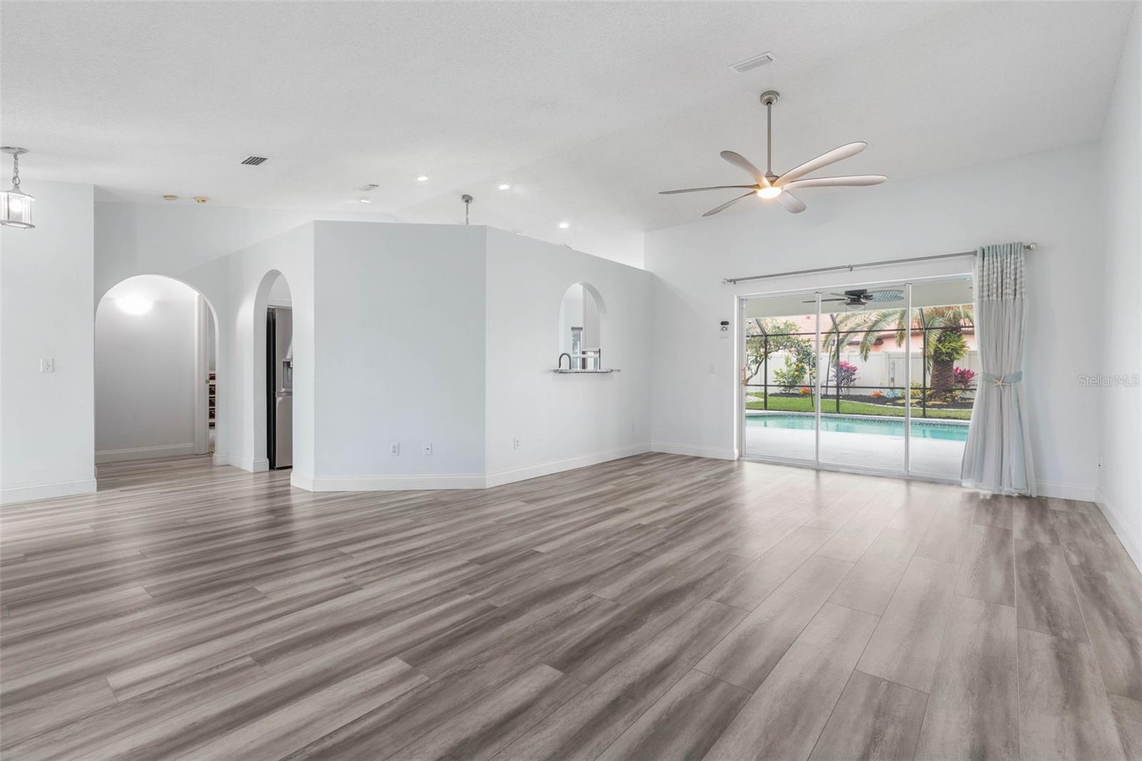 27 FLEMINGTON LN