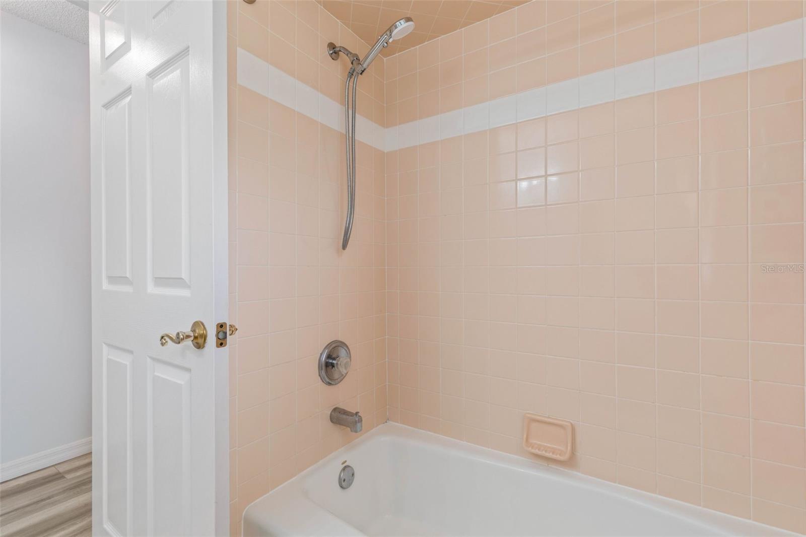 27 FLEMINGTON LN