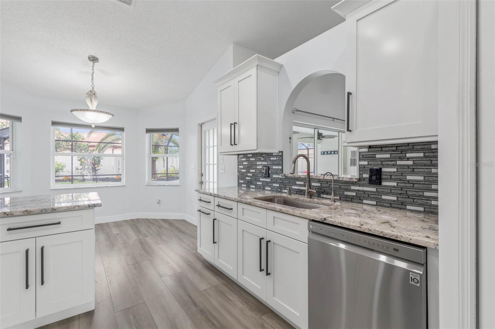 27 FLEMINGTON LN