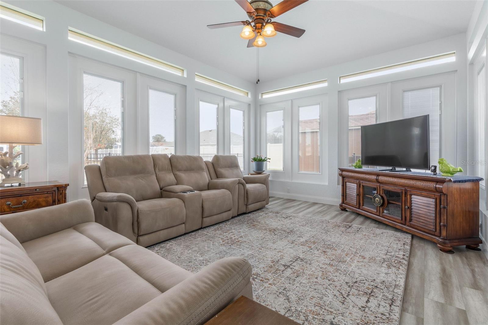 27 FLEMINGTON LN