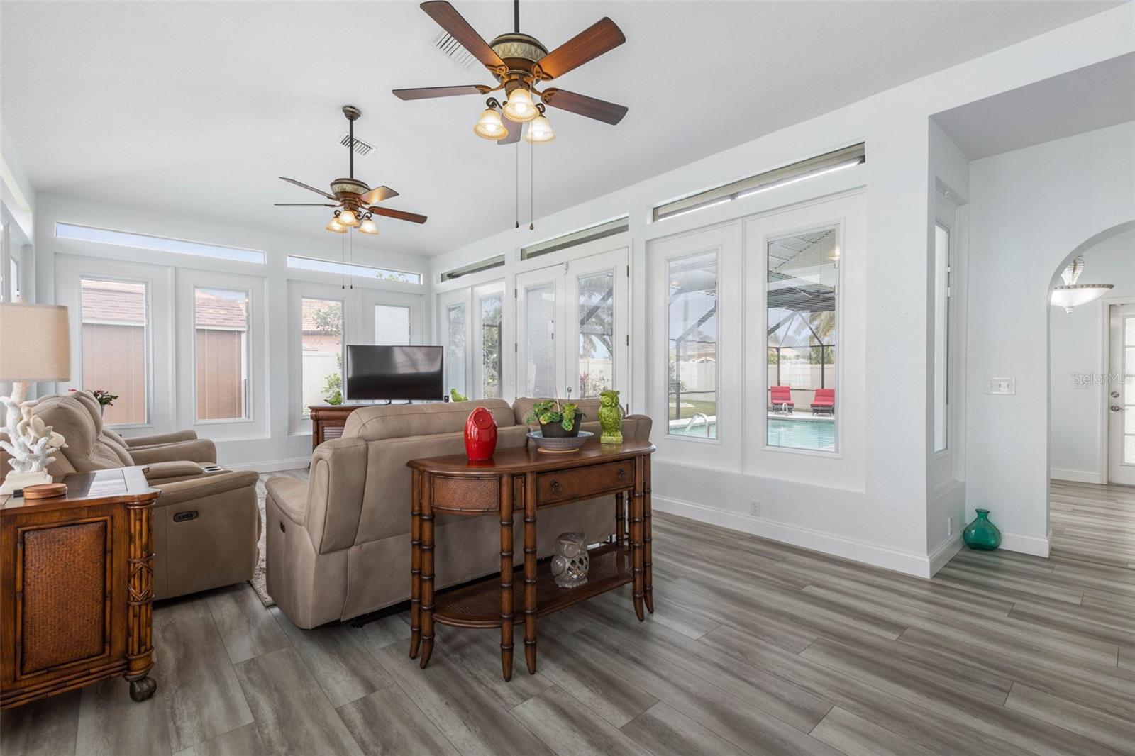 27 FLEMINGTON LN