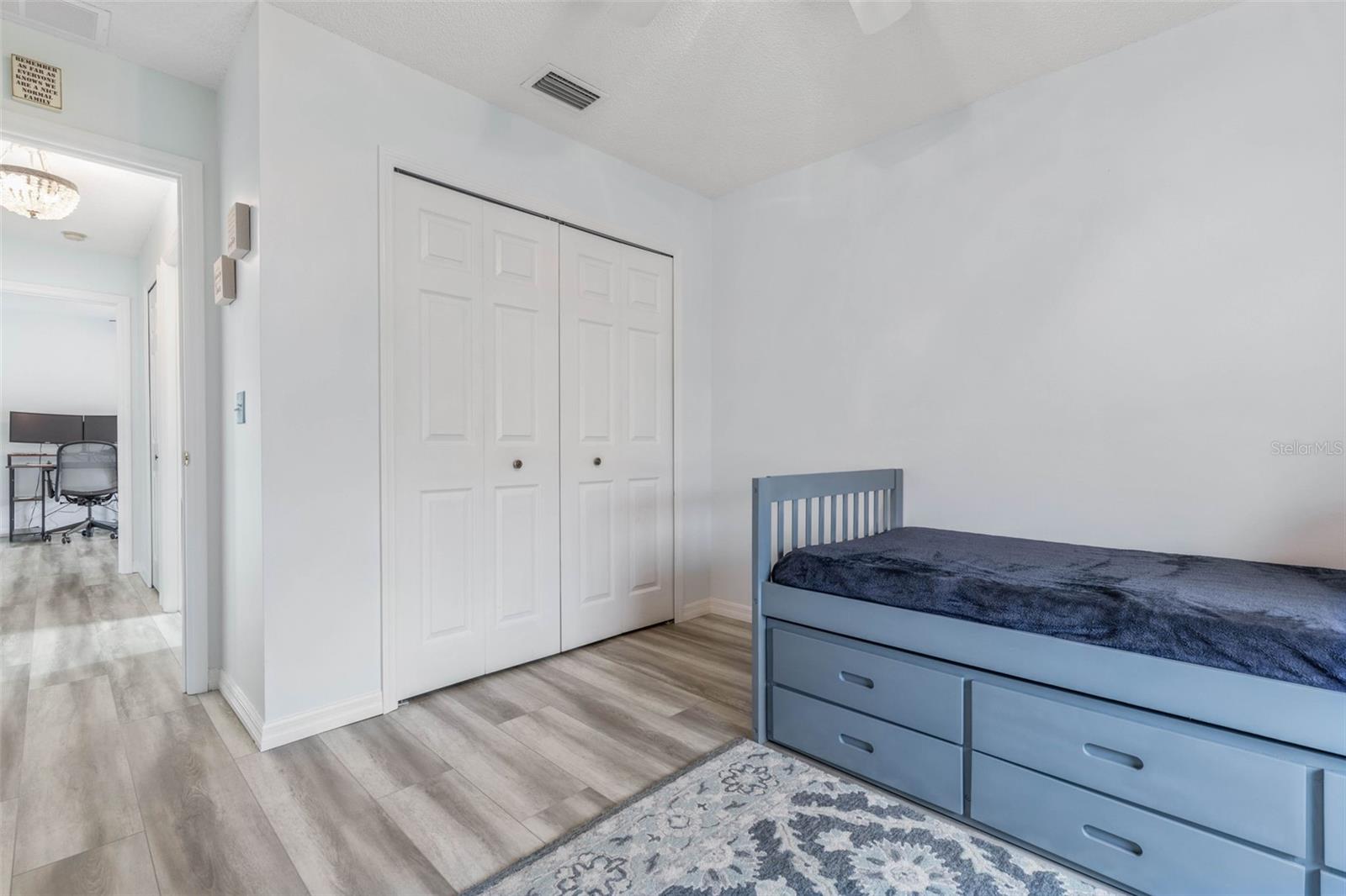 27 FLEMINGTON LN