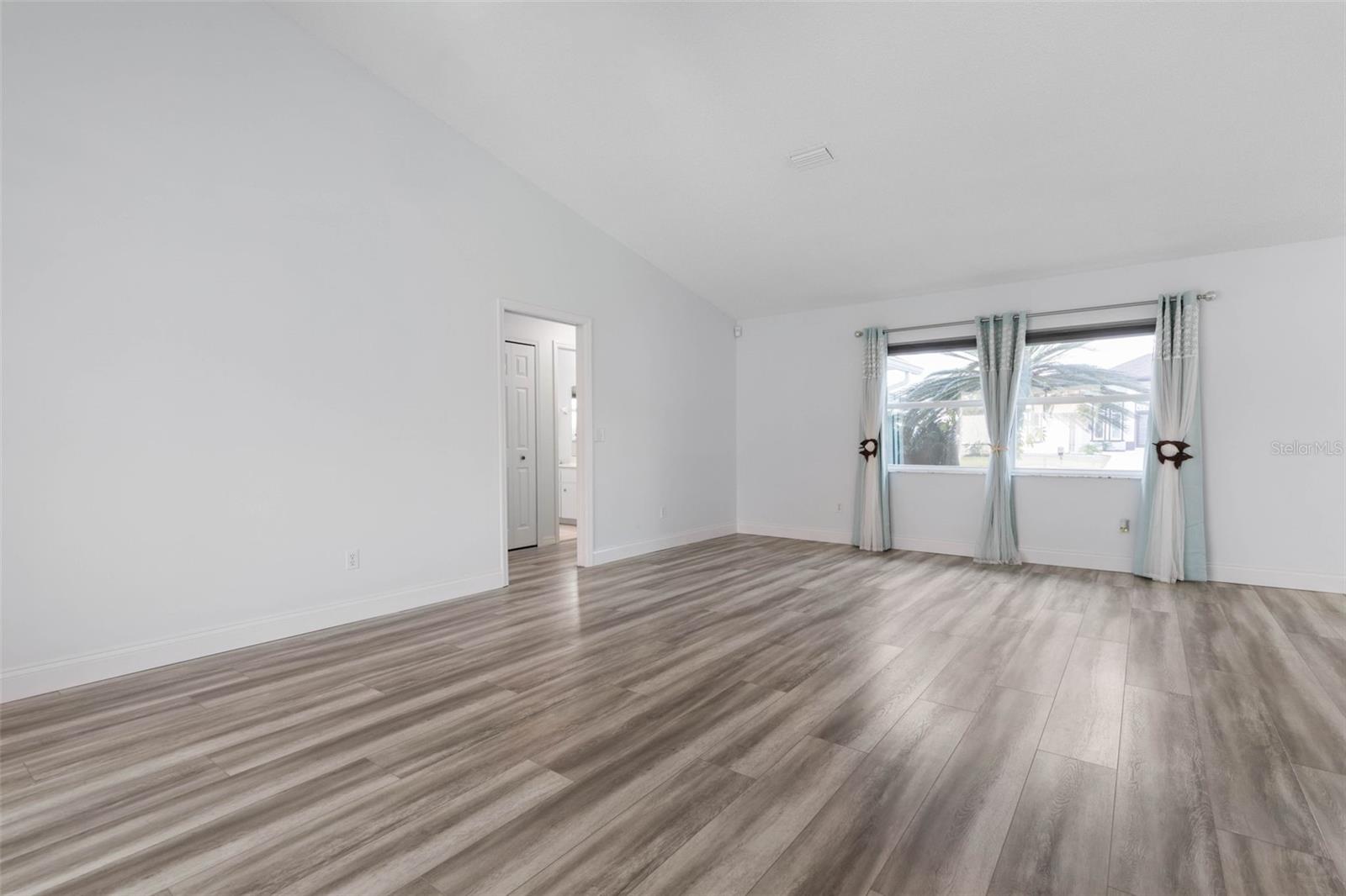 27 FLEMINGTON LN