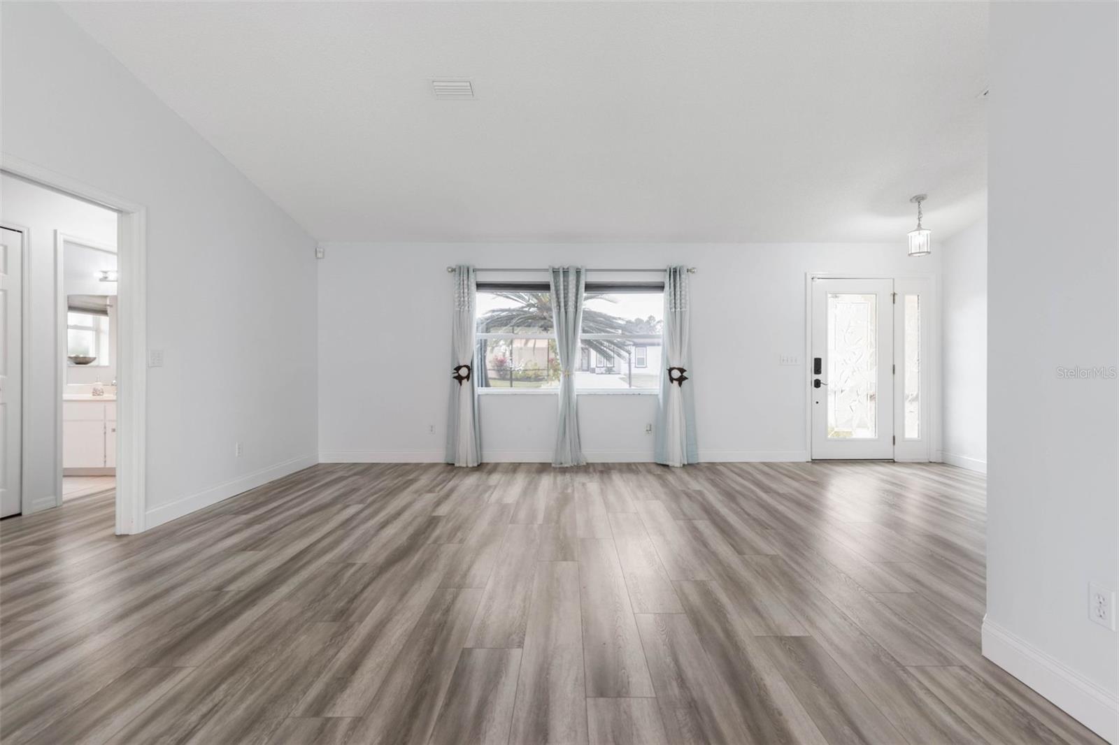 27 FLEMINGTON LN