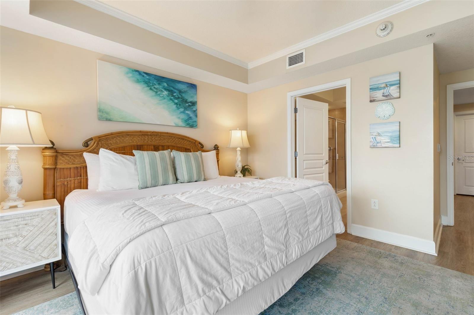 200 OCEAN CREST DR #906