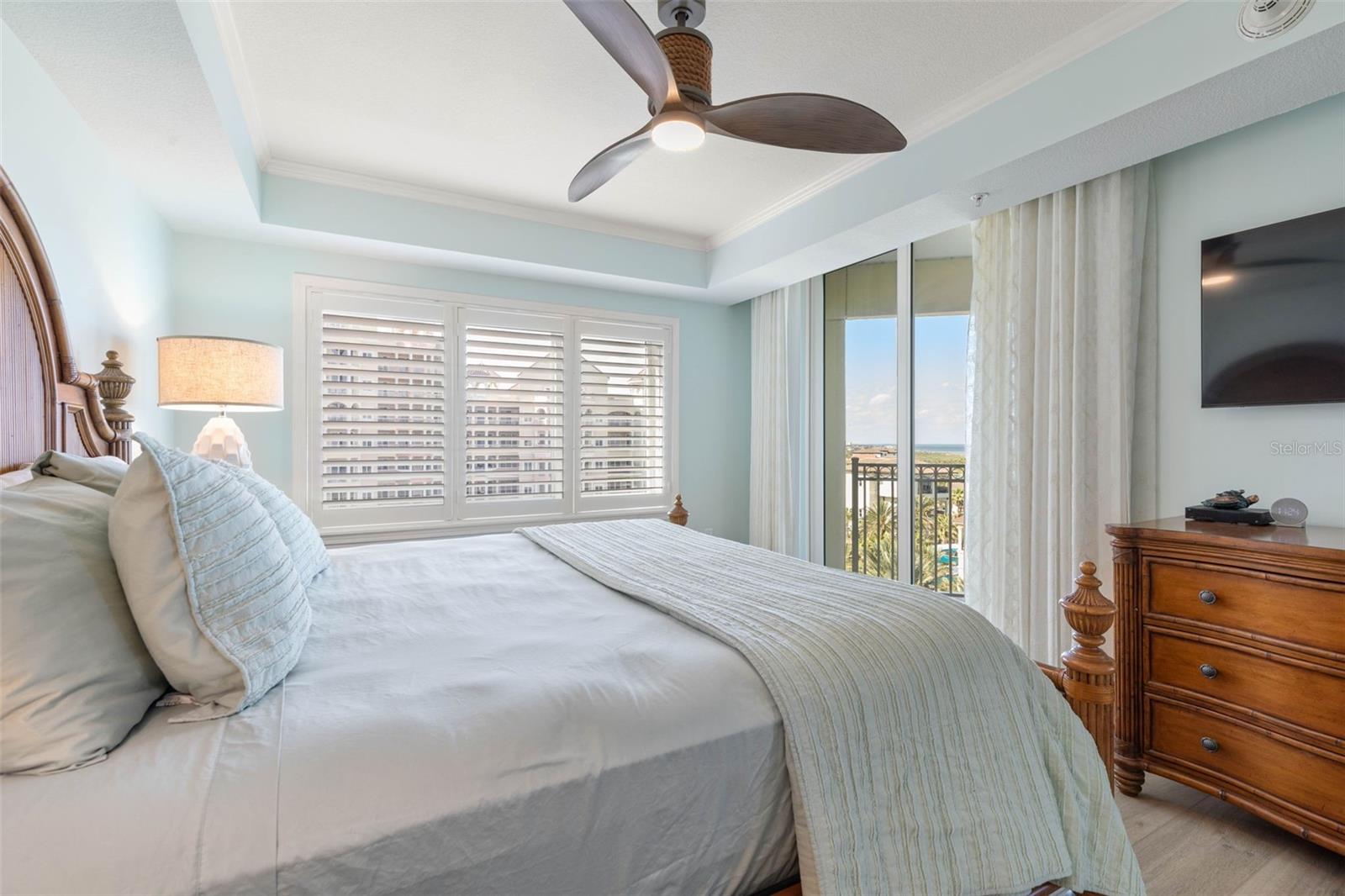 200 OCEAN CREST DR #610