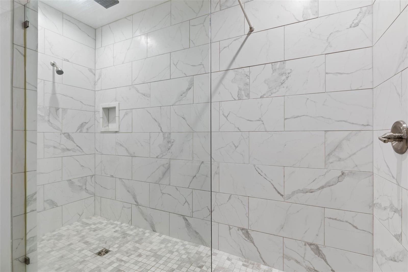 28 CINNAMON GROVE LN