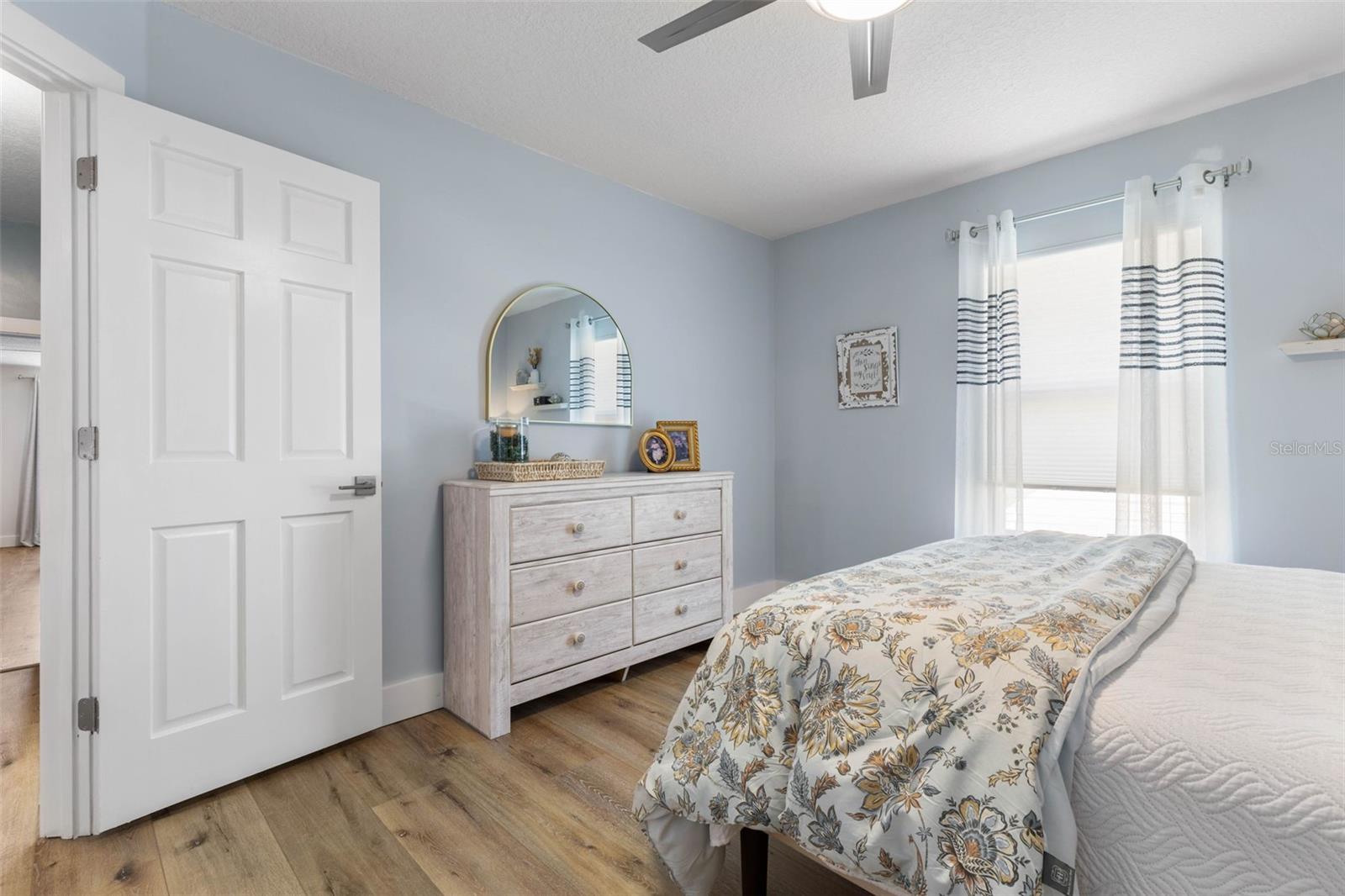 28 CINNAMON GROVE LN