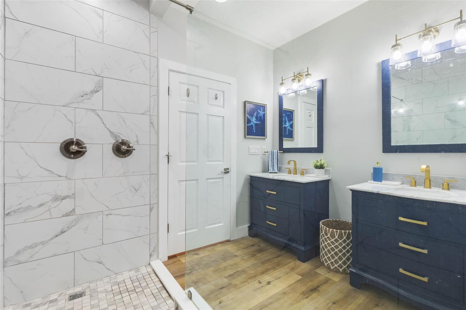 28 CINNAMON GROVE LN