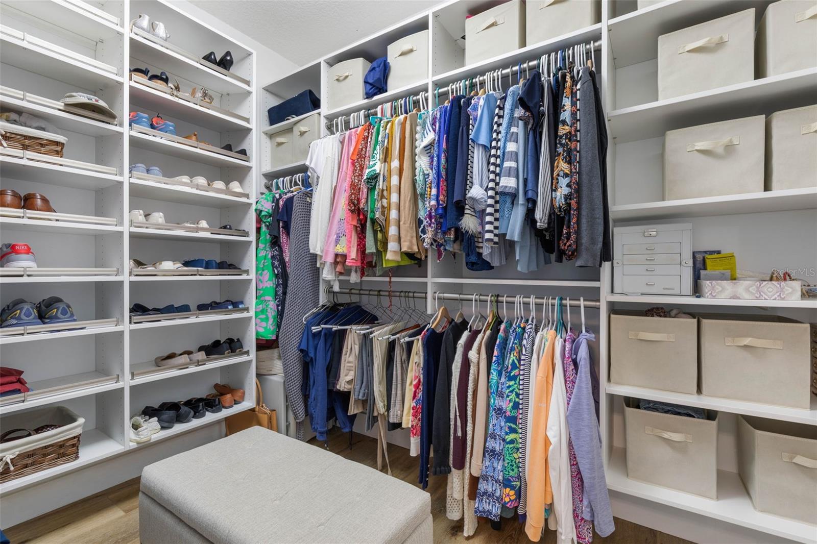 28 CINNAMON GROVE LN