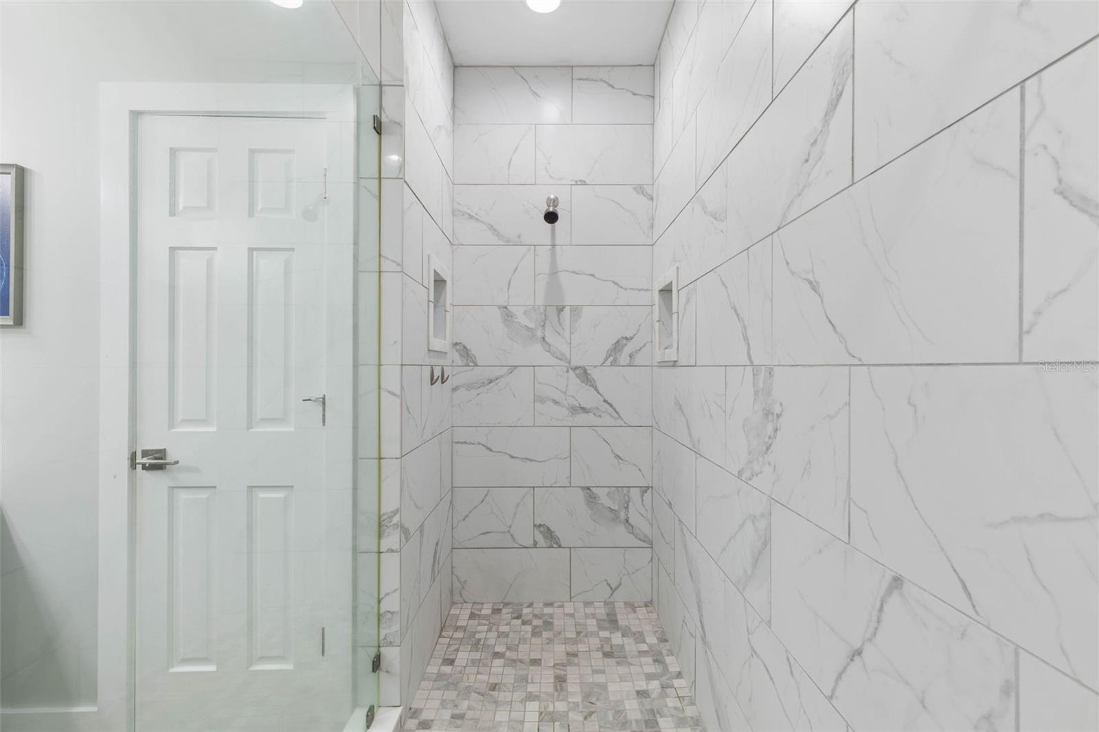 28 CINNAMON GROVE LN