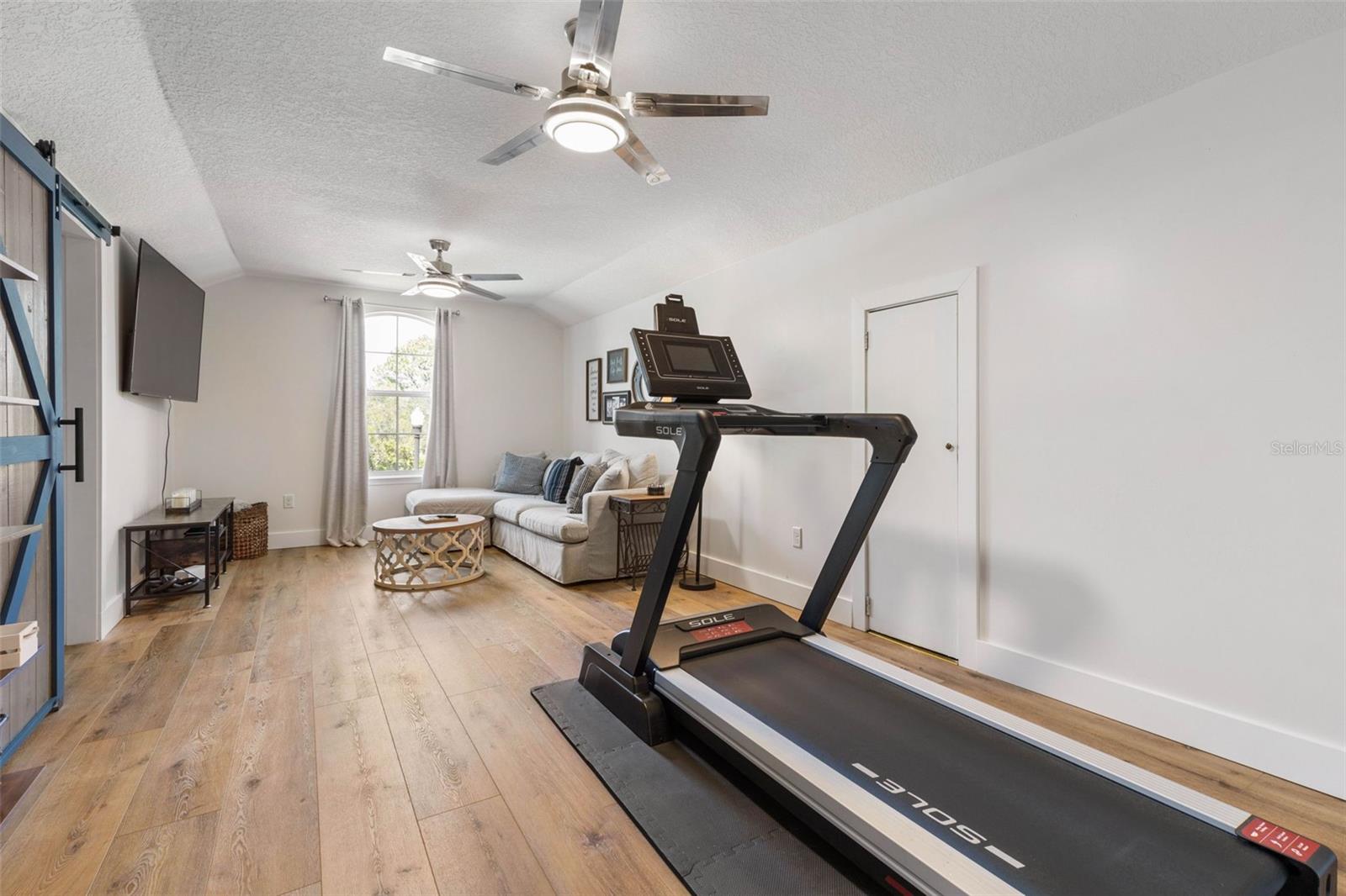 28 CINNAMON GROVE LN