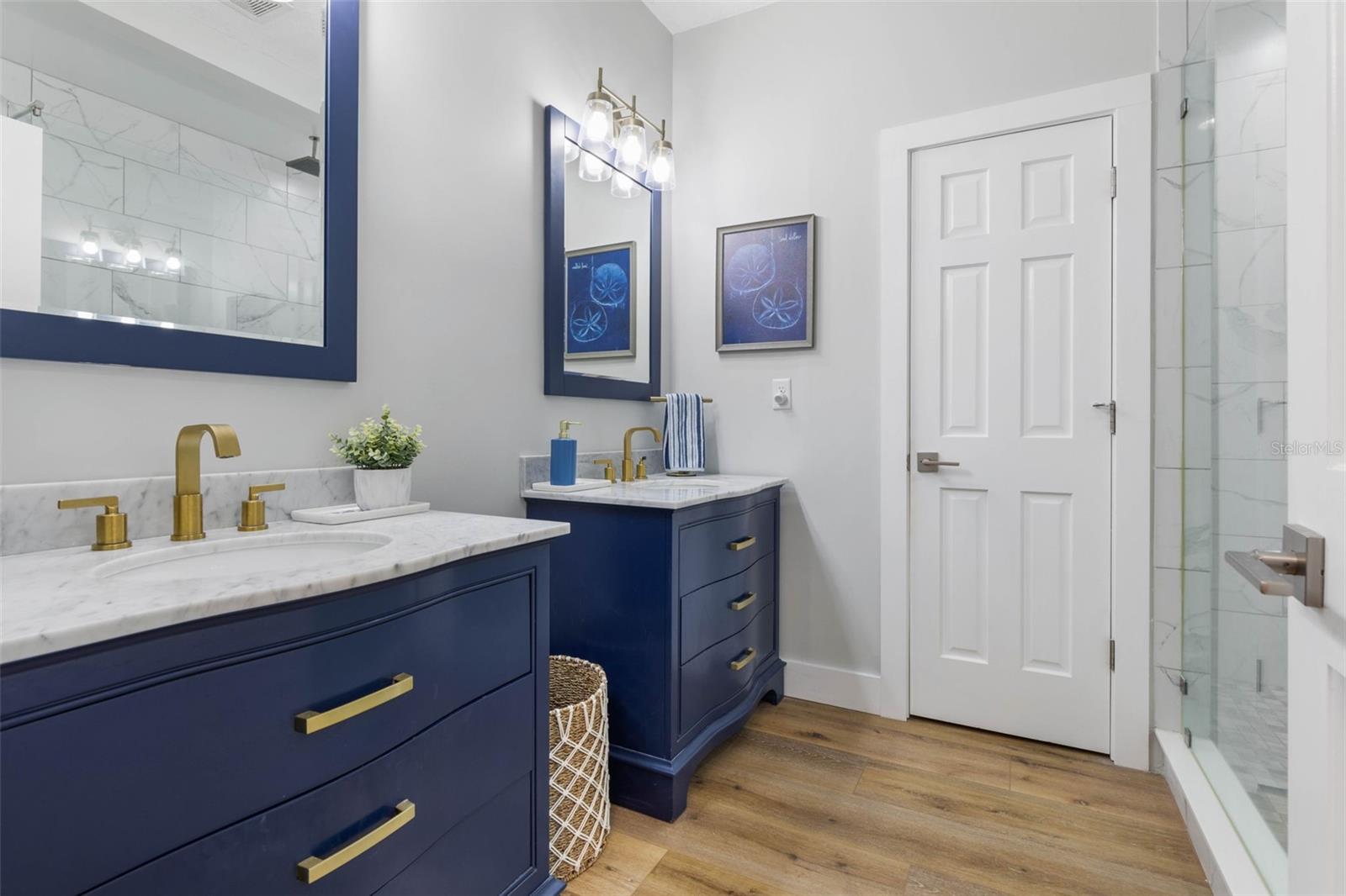 28 CINNAMON GROVE LN