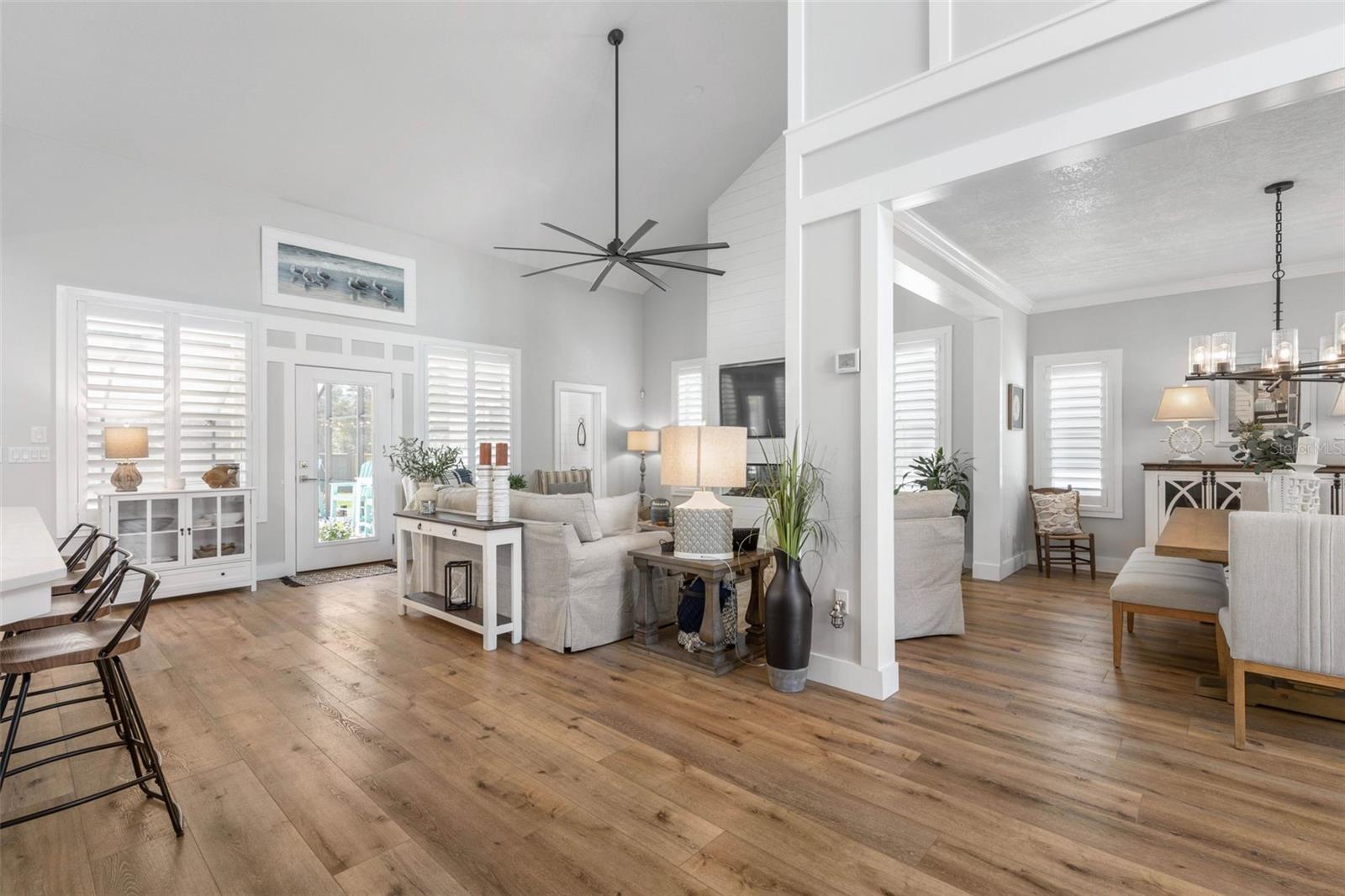 28 CINNAMON GROVE LN