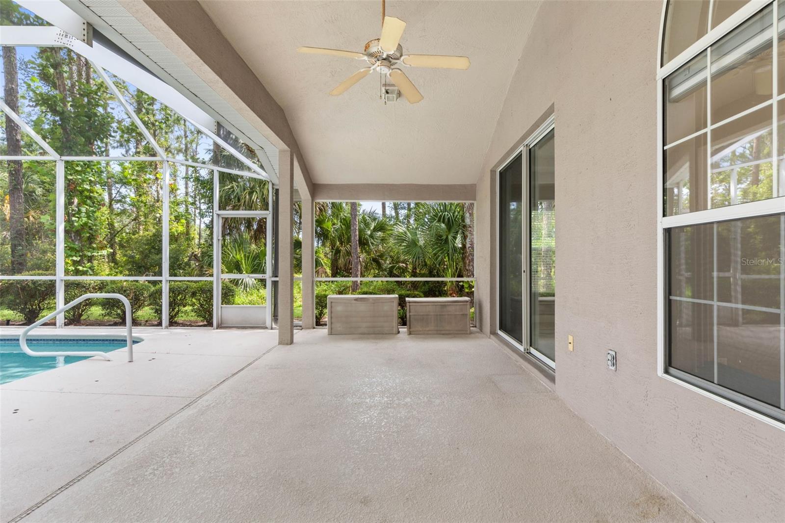 81 BROWNSTONE LN