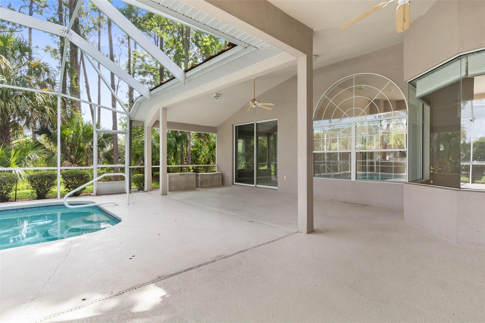 81 BROWNSTONE LN