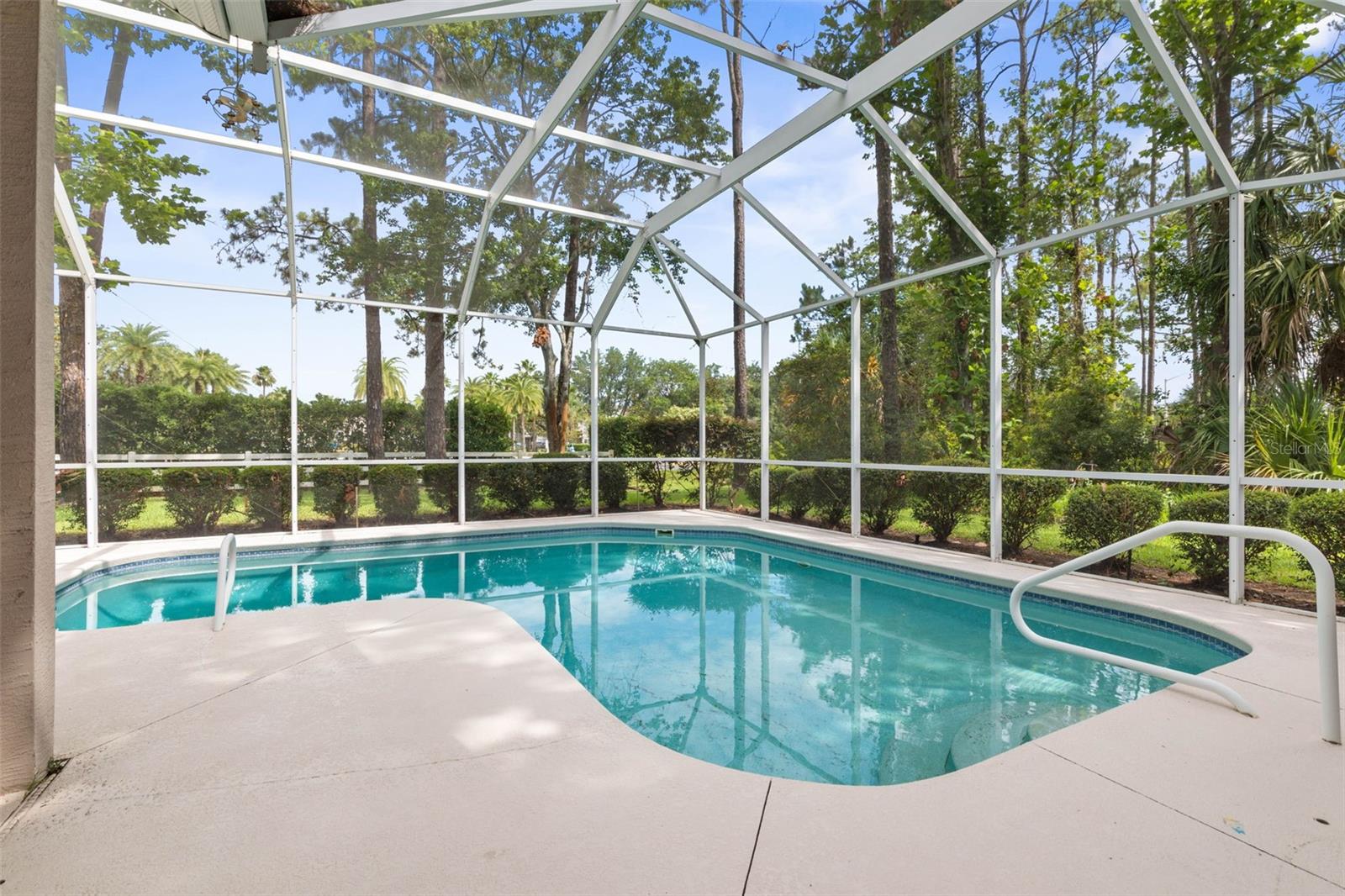 81 BROWNSTONE LN