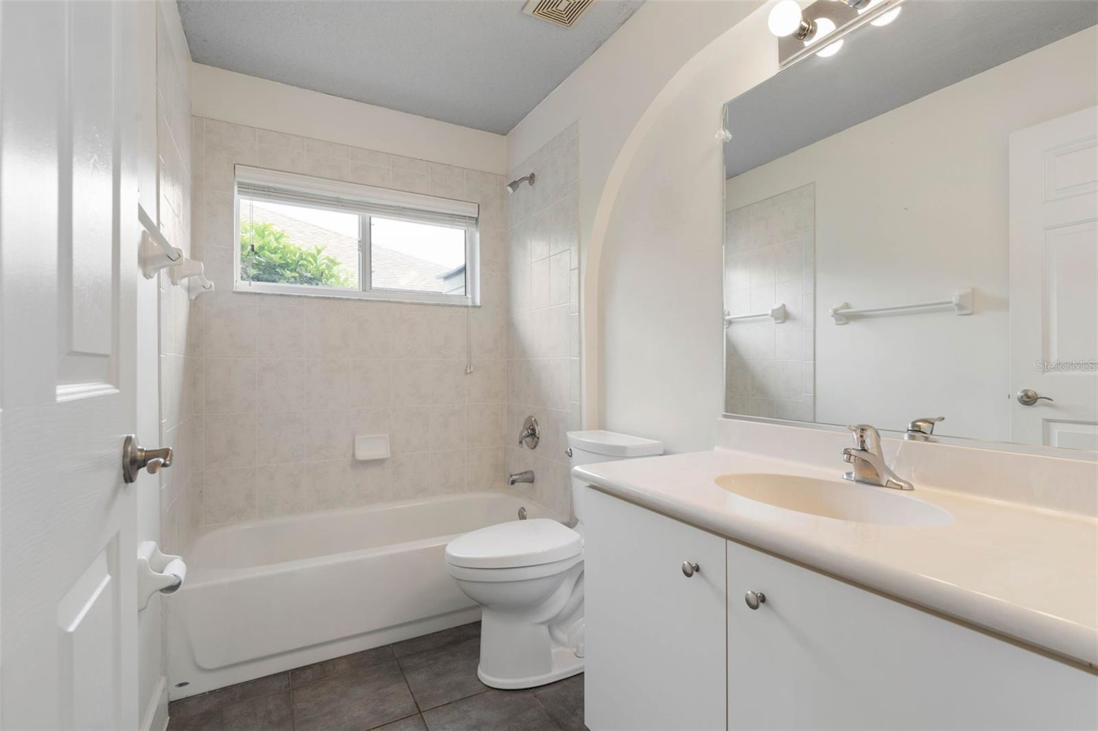 81 BROWNSTONE LN