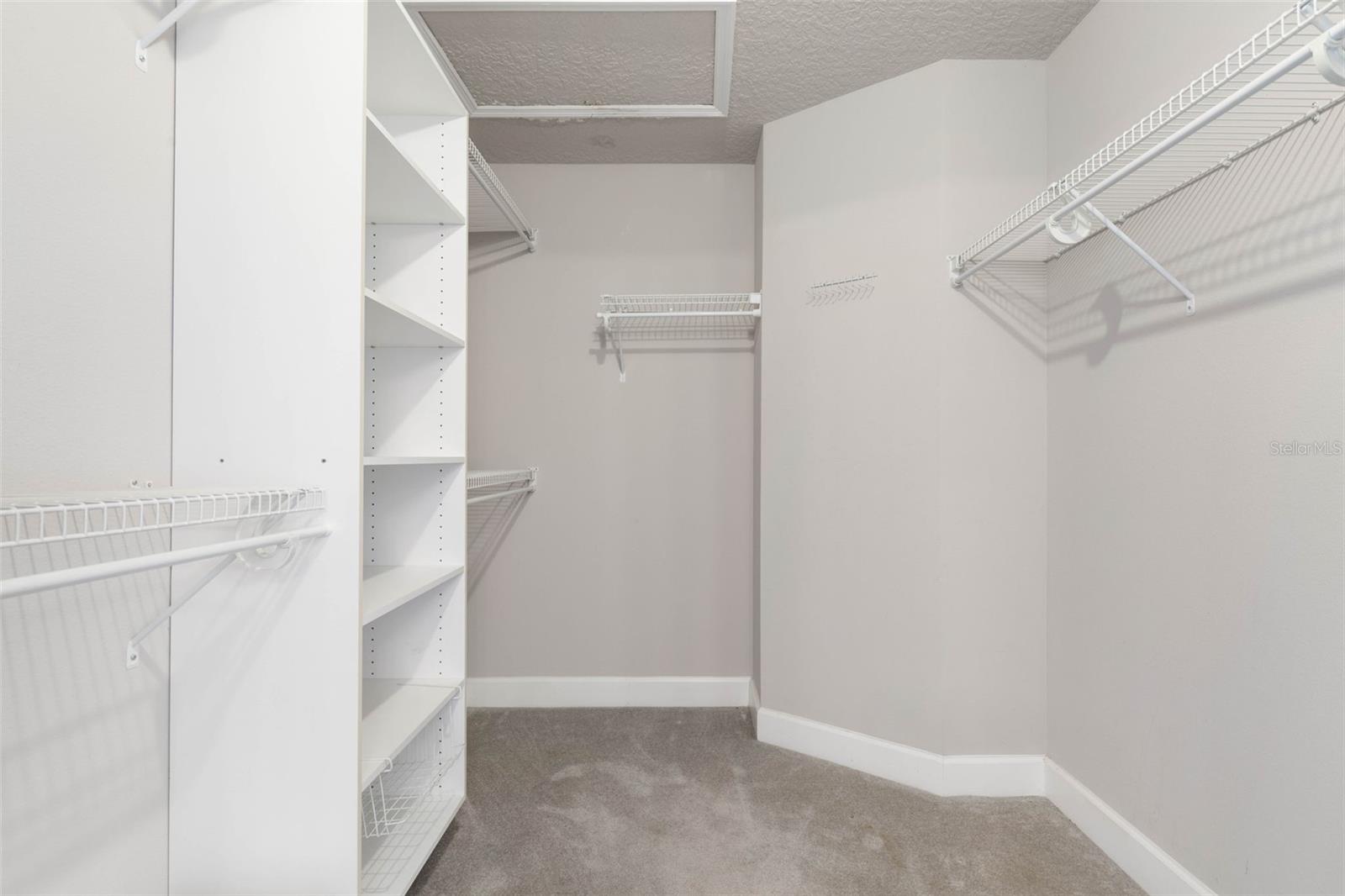 81 BROWNSTONE LN