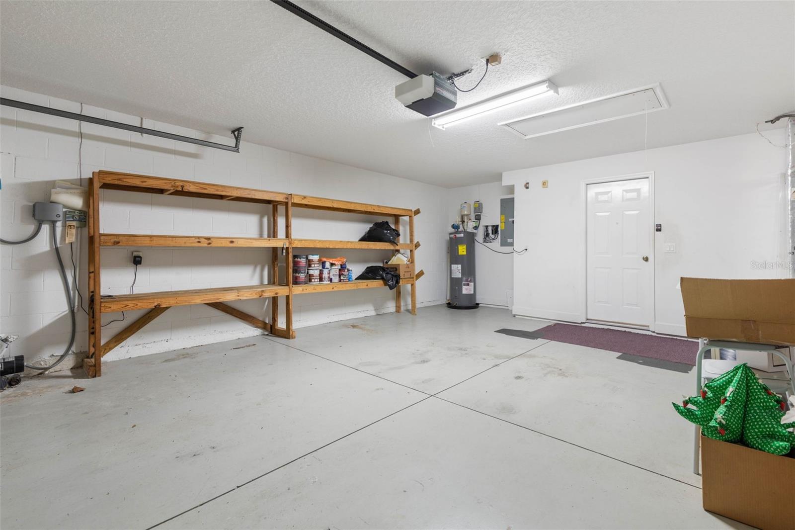 81 BROWNSTONE LN