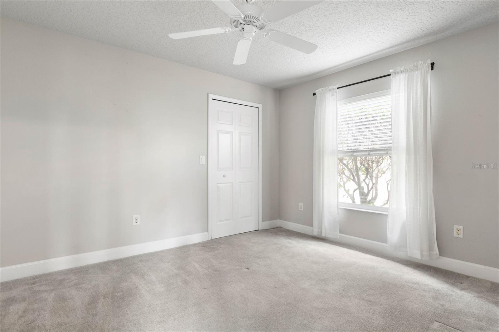 81 BROWNSTONE LN
