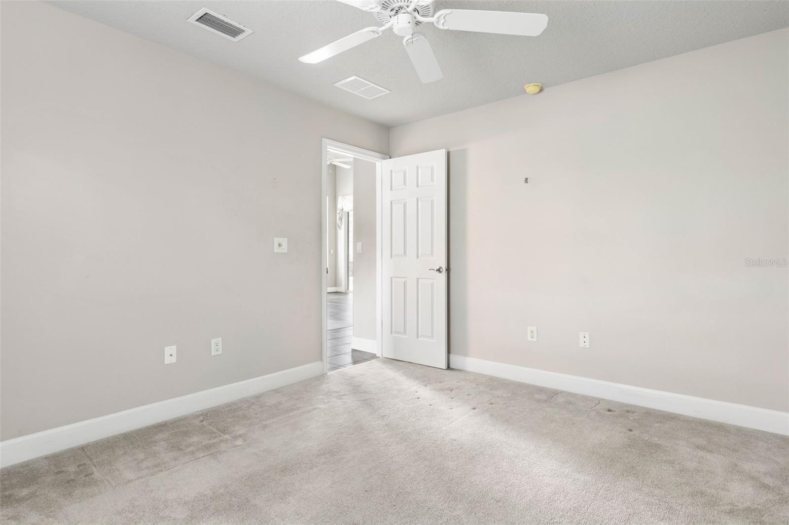 81 BROWNSTONE LN