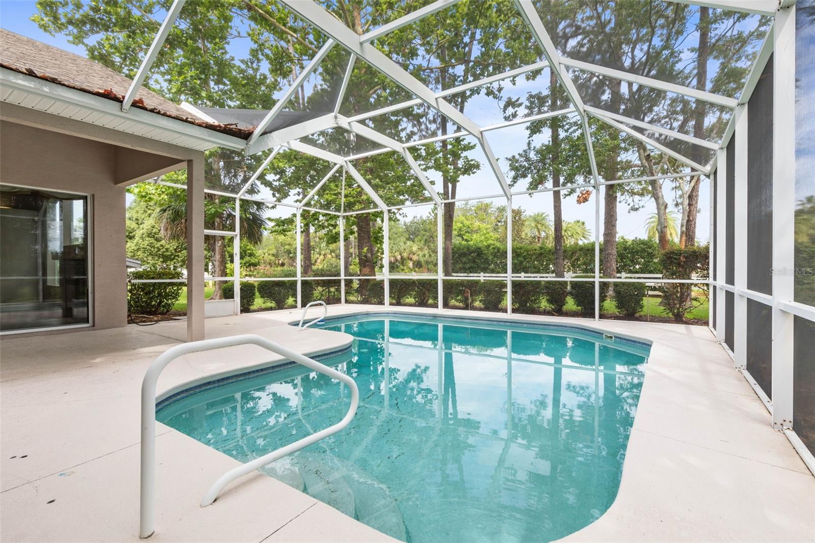 81 BROWNSTONE LN