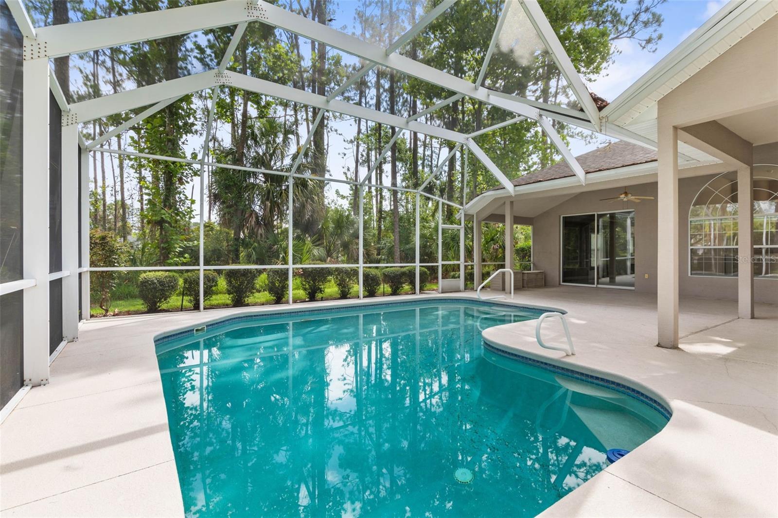 81 BROWNSTONE LN