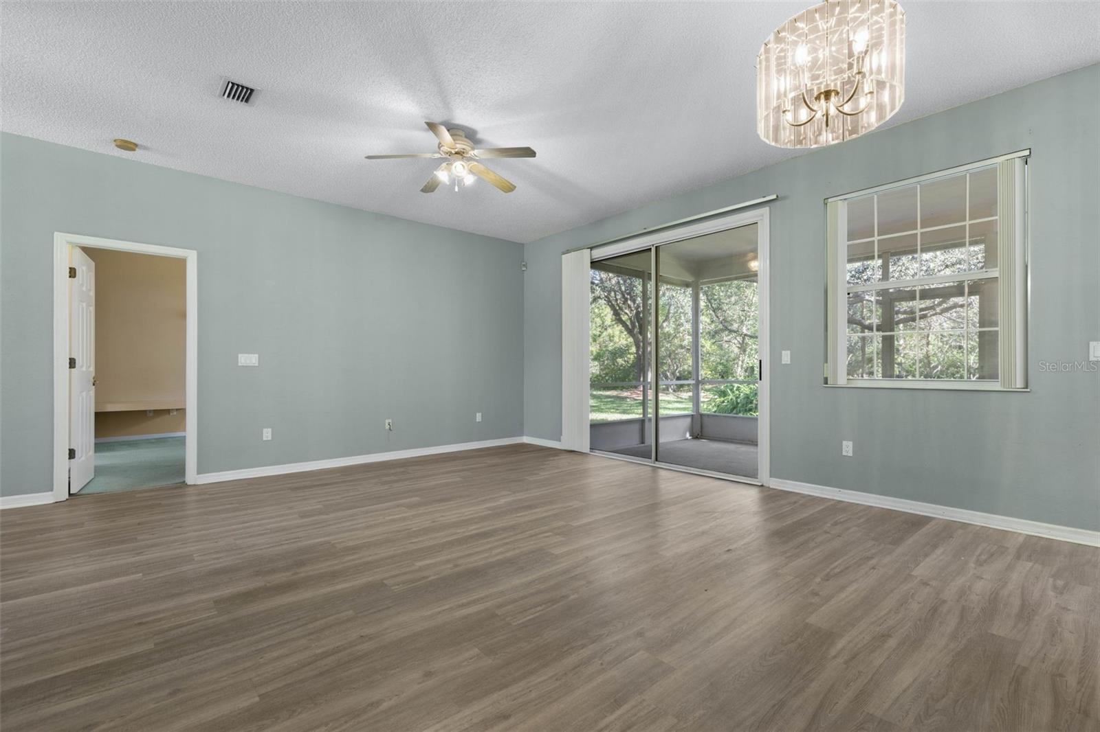 8 MONTAUK LN