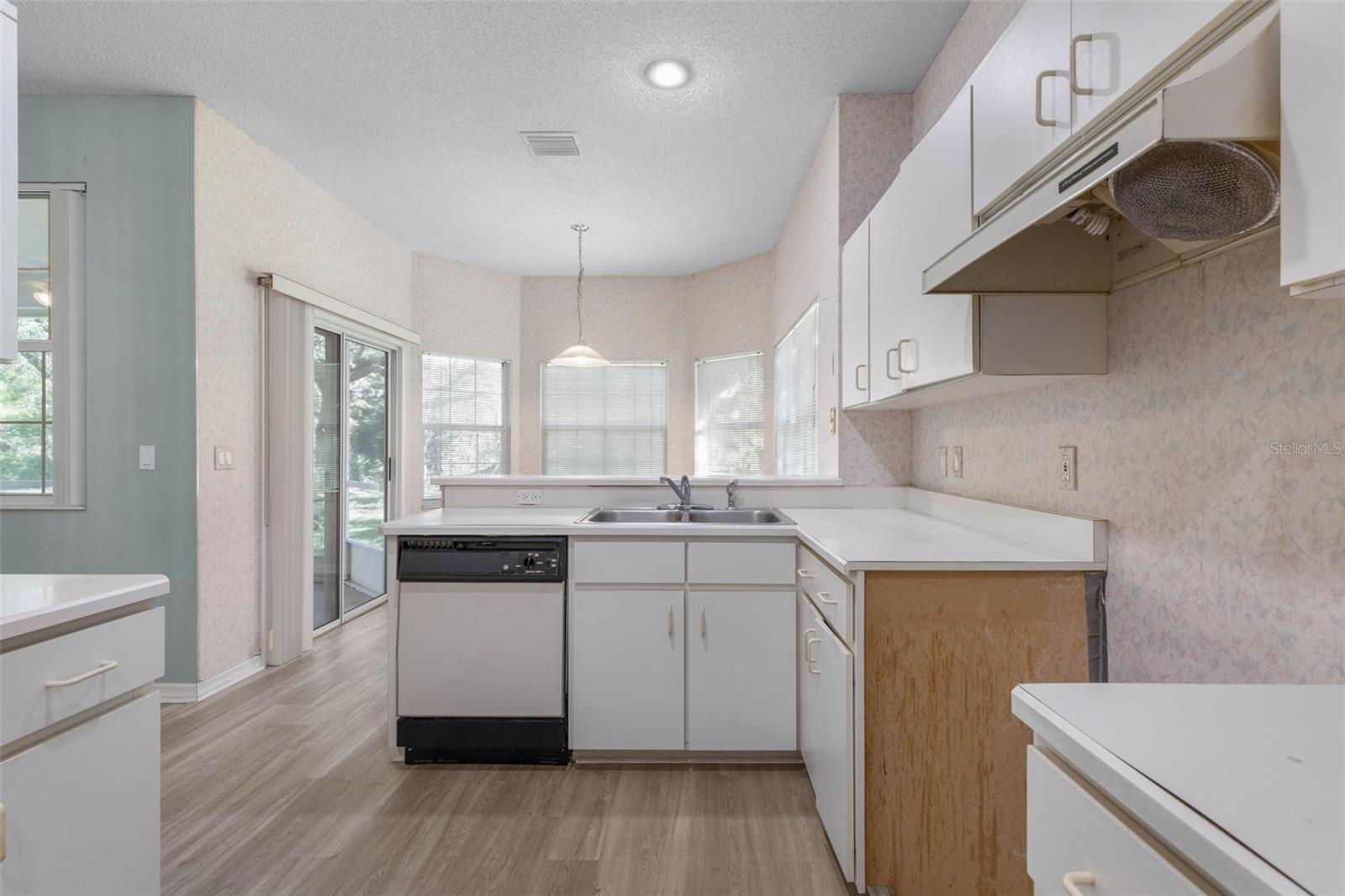 8 MONTAUK LN