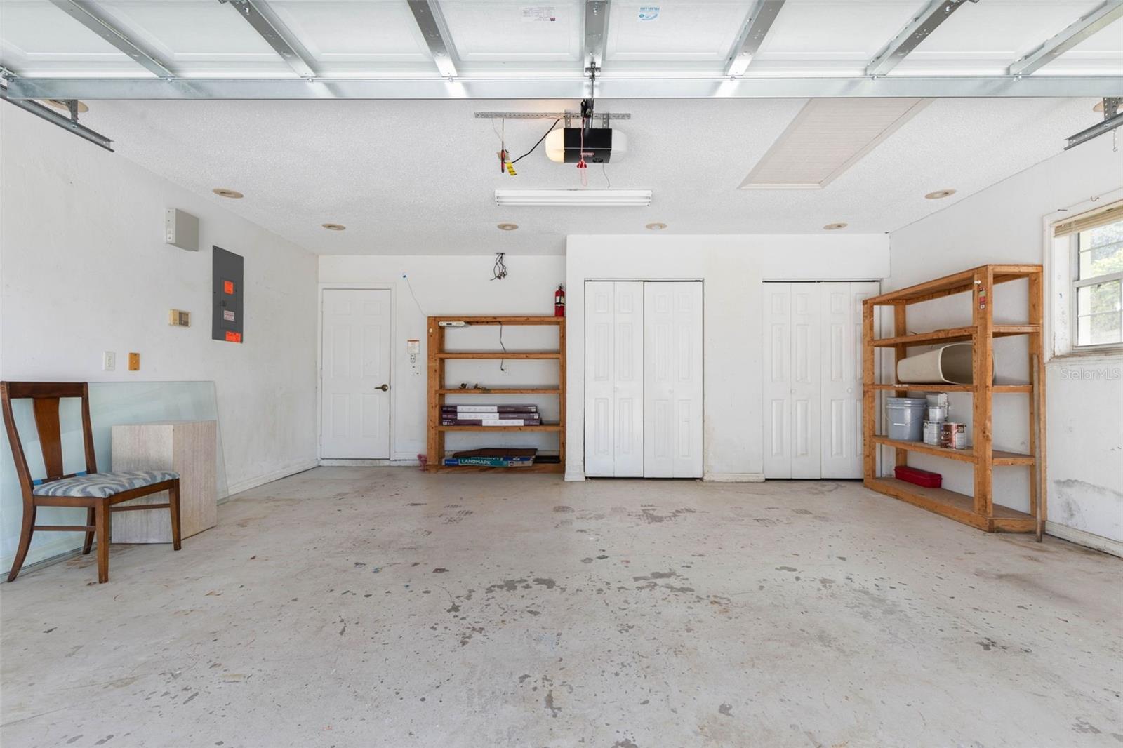 8 MONTAUK LN