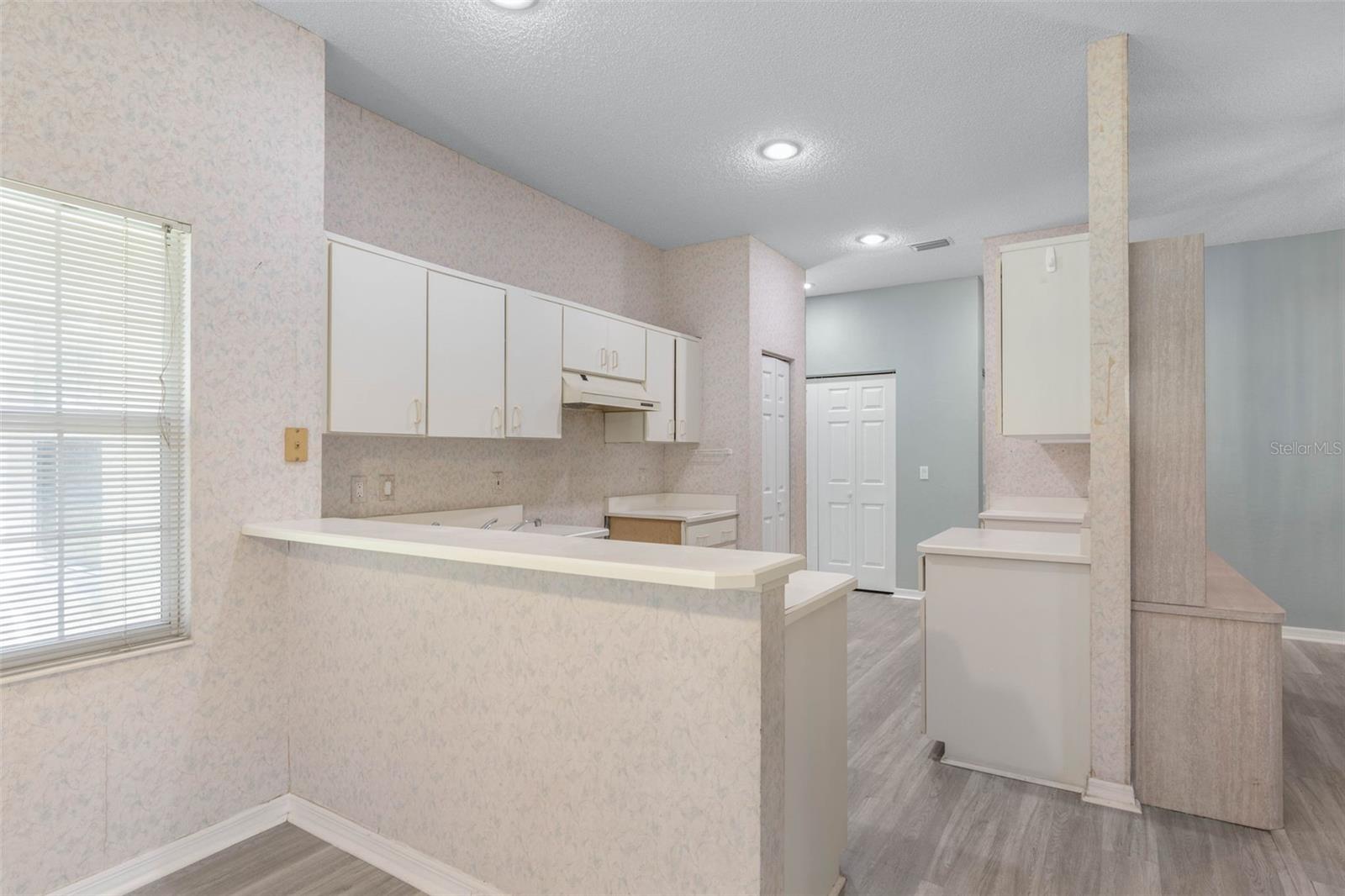 8 MONTAUK LN