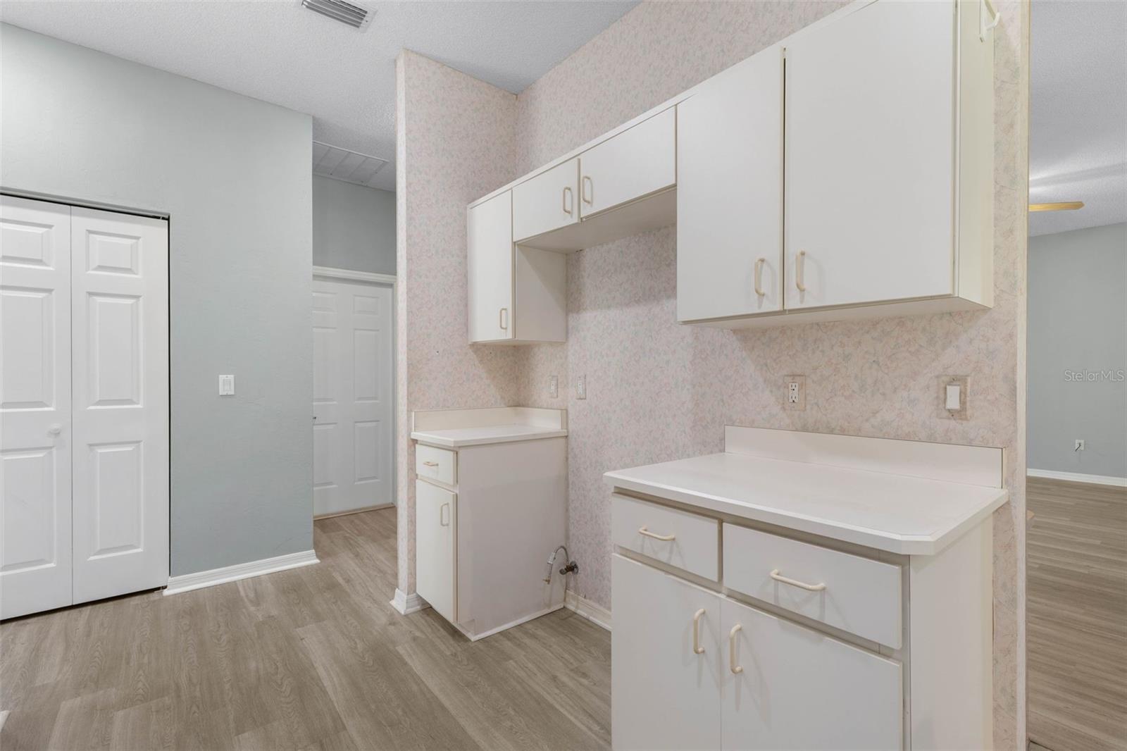 8 MONTAUK LN