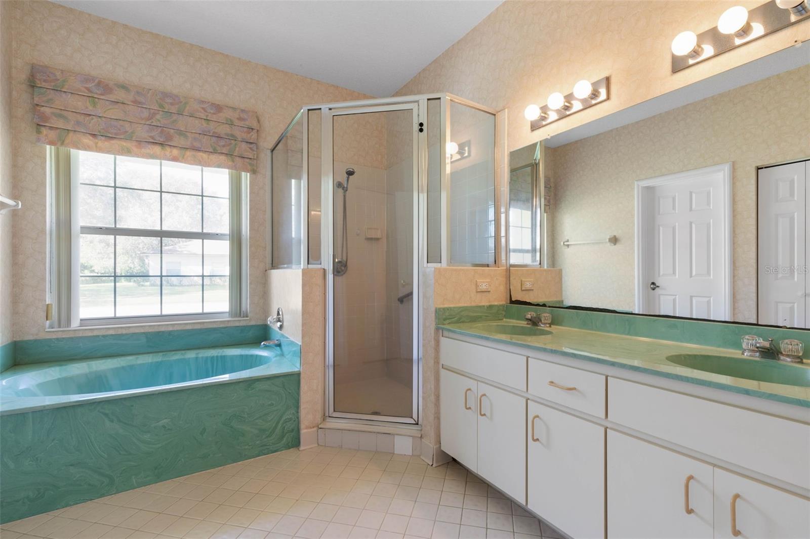 8 MONTAUK LN