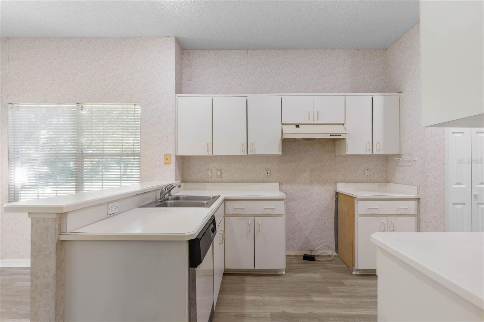 8 MONTAUK LN